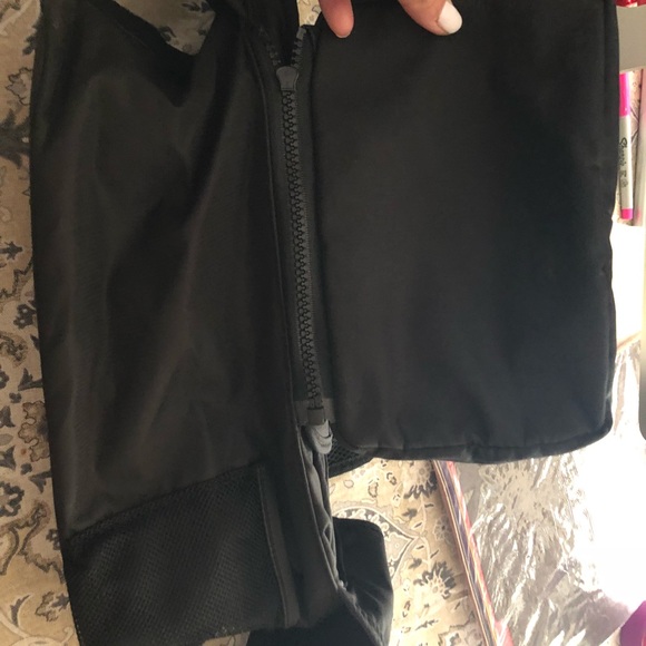 Ethan & Emma stroller organizer with cup holders - Picture 4 of 5